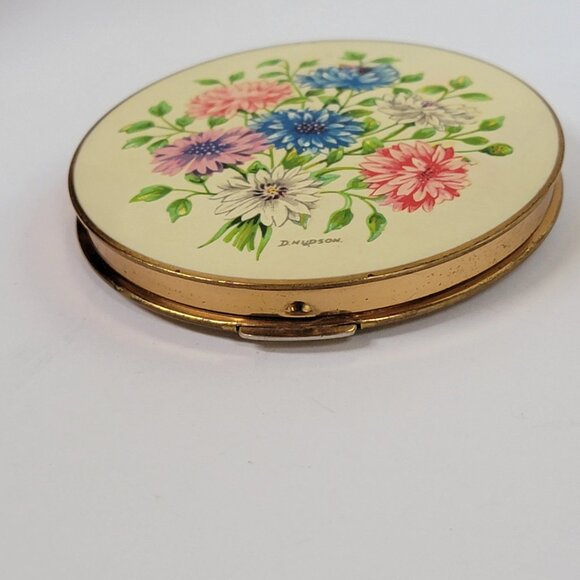 Vintage Stratton Signed Floral Mirror Compact with Make-Up Compartment - Picture 8 of 10